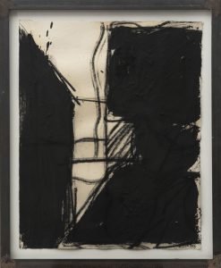 Giuseppe Spagnulo, Senza titolo, 1994, ossido di ferro e sabbia vulcanica su carta, cm 81x64 - © Tancredi Mangano